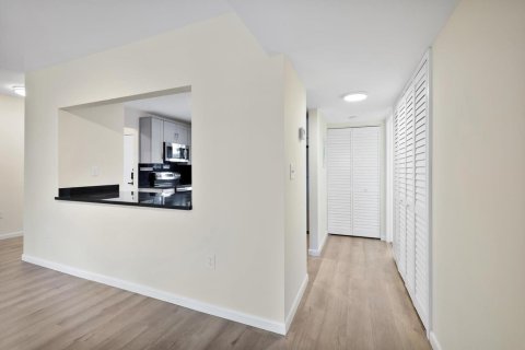 Купить кондоминиум в Майами, Флорида 3 комнаты, 157.93м2, № 2085540 - фото 14