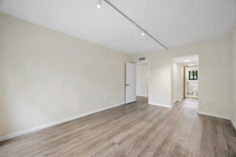 Купить кондоминиум в Майами, Флорида 3 комнаты, 157.93м2, № 2085540 - фото 16