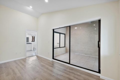 Купить кондоминиум в Майами, Флорида 3 комнаты, 157.93м2, № 2085540 - фото 24