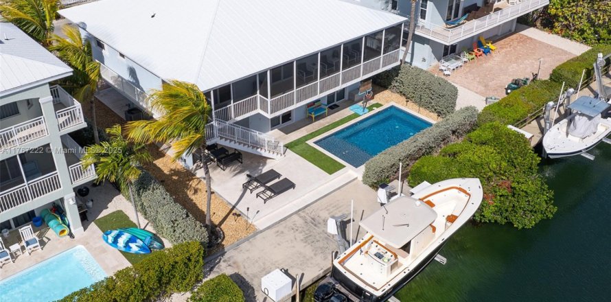 Villa ou maison à Islamorada, Village of Islands, Floride 3 chambres, 186.73 m2 № 1960052