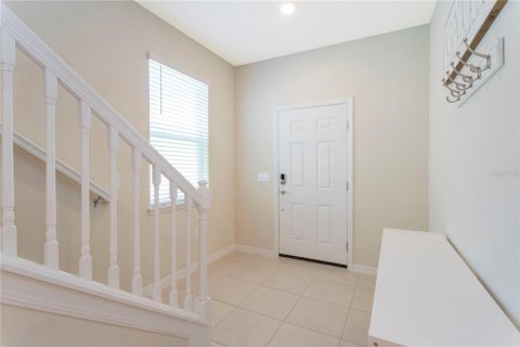 House in Davenport, Florida 7 bedrooms, 300.45 sq.m. № 2214059 - photo 4