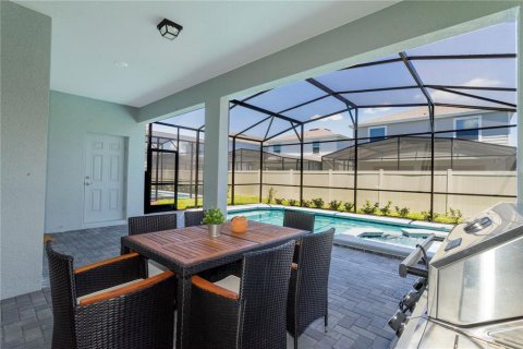 House in Davenport, Florida 7 bedrooms, 300.45 sq.m. № 2214059 - photo 7