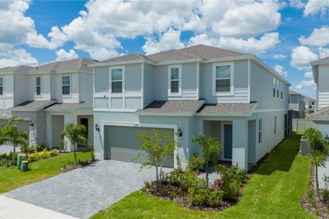 House in Davenport, Florida 7 bedrooms, 300.45 sq.m. № 2214059 - photo 2