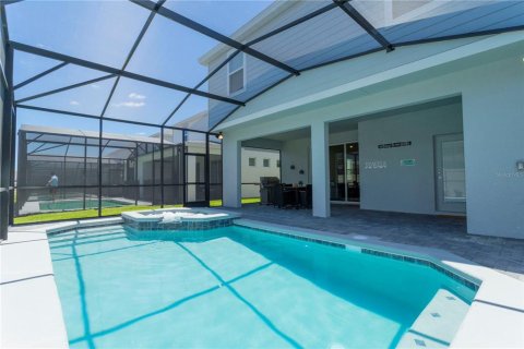 House in Davenport, Florida 7 bedrooms, 300.45 sq.m. № 2214059 - photo 11