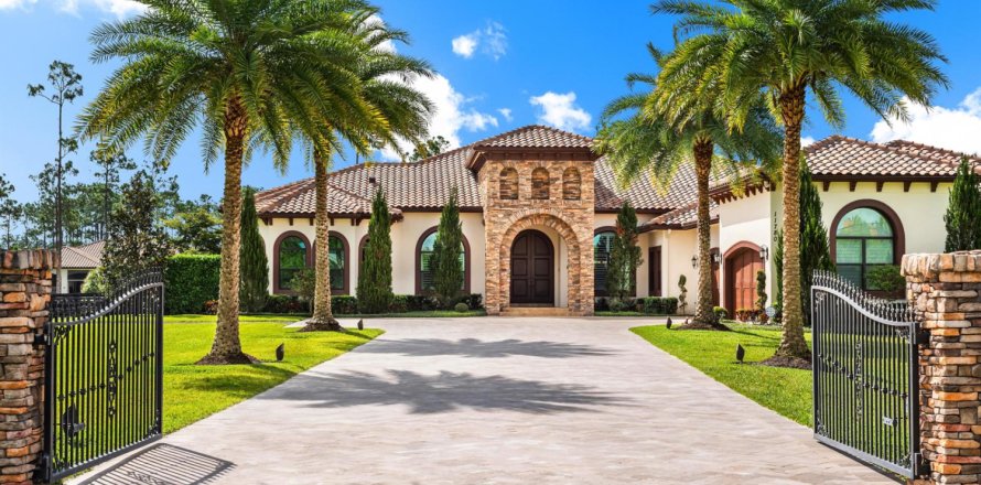 House in Lake Worth, Florida 5 bedrooms, 522.95 sq.m. № 2270426