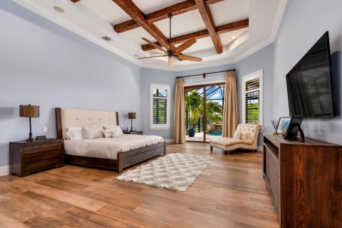 House in Lake Worth, Florida 5 bedrooms, 522.95 sq.m. № 2270426 - photo 11
