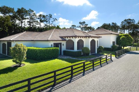 House in Lake Worth, Florida 5 bedrooms, 522.95 sq.m. № 2270426 - photo 28