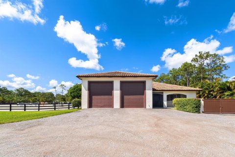 House in Lake Worth, Florida 5 bedrooms, 522.95 sq.m. № 2270426 - photo 29