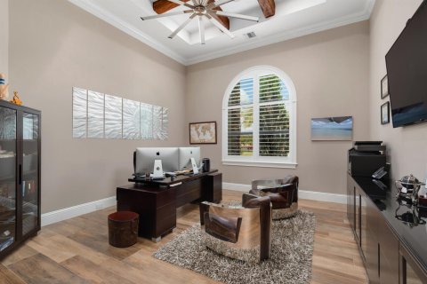 House in Lake Worth, Florida 5 bedrooms, 522.95 sq.m. № 2270426 - photo 13