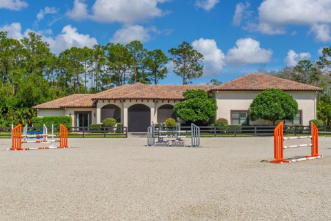 House in Lake Worth, Florida 5 bedrooms, 522.95 sq.m. № 2270426 - photo 27