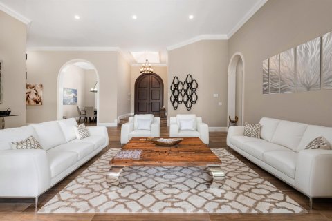 House in Lake Worth, Florida 5 bedrooms, 522.95 sq.m. № 2270426 - photo 6