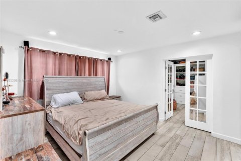 Casa en venta en Miami, Florida, 4 dormitorios, 148.18 m2 № 1889608 - foto 30