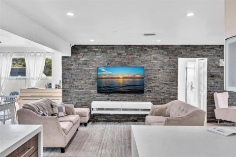 Casa en venta en Miami, Florida, 4 dormitorios, 148.18 m2 № 1889608 - foto 20
