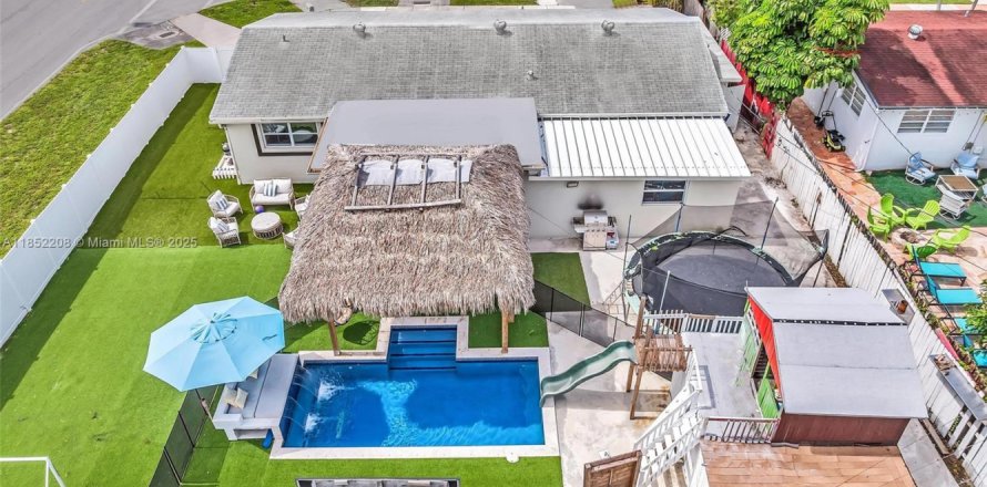 Casa en Miami, Florida 4 dormitorios, 148.18 m2 № 1889608