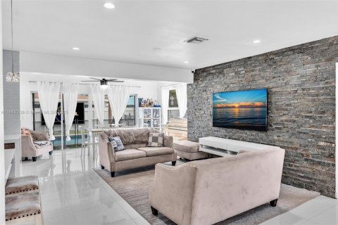 Casa en venta en Miami, Florida, 4 dormitorios, 148.18 m2 № 1889608 - foto 12