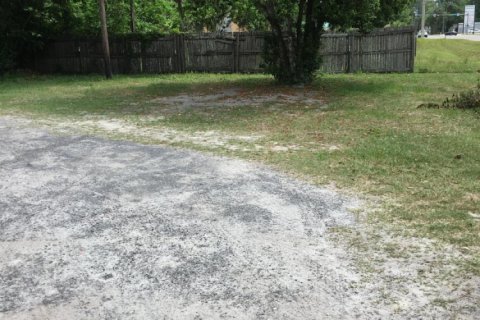 Commercial property in Macclenny, Florida № 765328 - photo 1