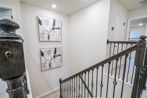 House in Orlando, Florida 5 bedrooms, 350.89 sq.m. № 2110490 - photo 29