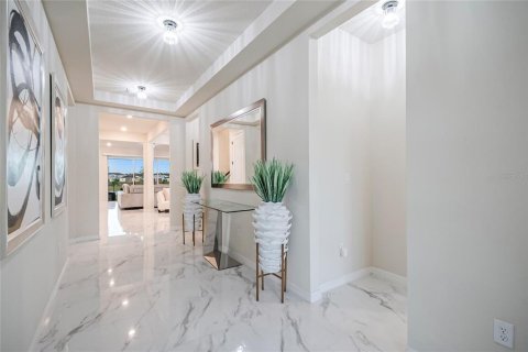 House in Orlando, Florida 5 bedrooms, 350.89 sq.m. № 2110490 - photo 6