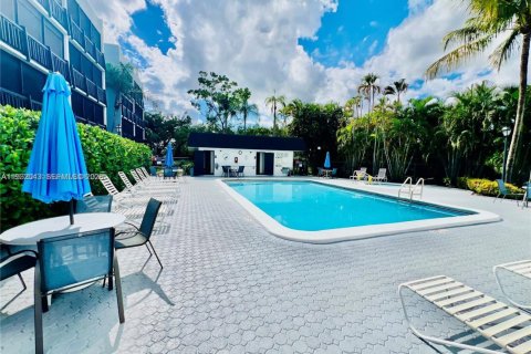 Condominio en Plantation, Florida, 2 dormitorios  № 2152438
