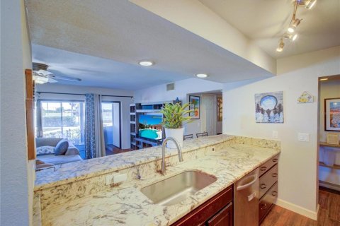 Condo in Lake Wales, Florida, 2 bedrooms № 2094199 - photo 9
