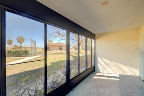 Condo in Lake Wales, Florida, 2 bedrooms № 2094199 - photo 24