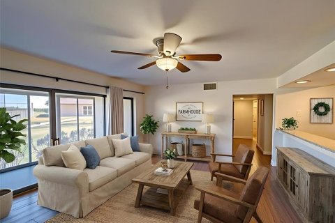 Condo in Lake Wales, Florida, 2 bedrooms № 2094199 - photo 4
