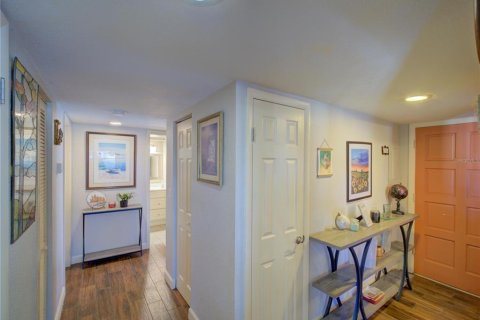 Condo in Lake Wales, Florida, 2 bedrooms № 2094199 - photo 11