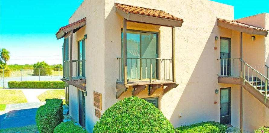 Condo in Lake Wales, Florida, 2 bedrooms № 2094199