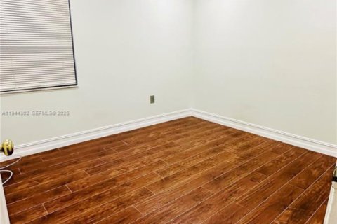 House in Weston, Florida 3 bedrooms, 136.85 sq.m. № 2002950 - photo 10