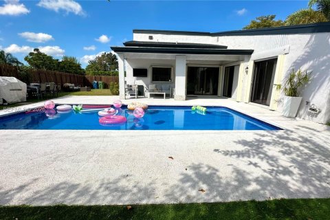 House in Weston, Florida 3 bedrooms, 136.85 sq.m. № 2002950 - photo 14