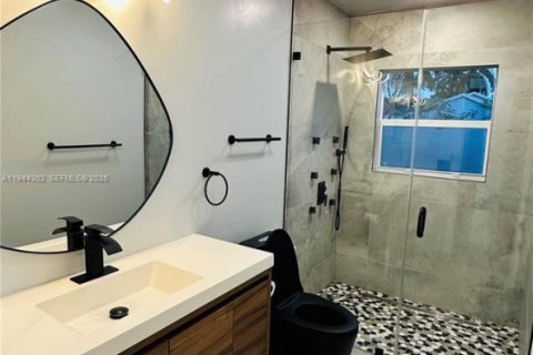 House in Weston, Florida 3 bedrooms, 136.85 sq.m. № 2002950 - photo 11