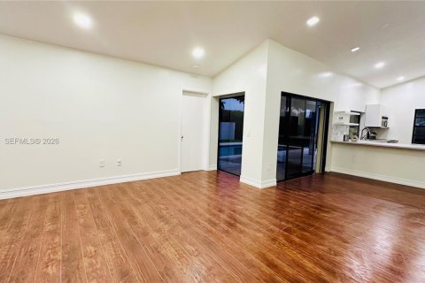 House in Weston, Florida 3 bedrooms, 136.85 sq.m. № 2002950 - photo 3