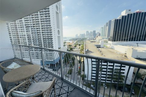 Купить кондоминиум в Майами, Флорида 1 спальня, 73.49м2, № 1934021 - фото 4
