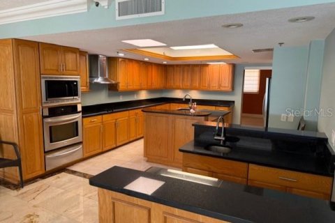 Copropriété à louer à Saint Petersburg, Floride: 3 chambres, 179.77 m2 № 2144984 - photo 8
