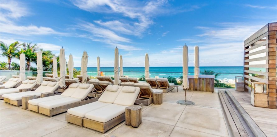 Condominio en Miami Beach, Florida, 2 dormitorios  № 1859403