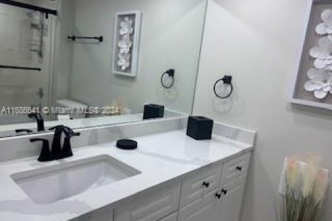 Condominio en alquiler en Miami Beach, Florida, 2 dormitorios, 109.62 m2 № 1859403 - foto 22