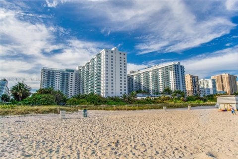 Condominio en alquiler en Miami Beach, Florida, 2 dormitorios, 109.62 m2 № 1859403 - foto 5