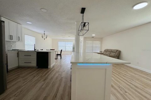 Villa ou maison à louer à Winter Garden, Floride: 3 chambres, 203.73 m2 № 2383936 - photo 8