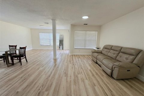 Villa ou maison à louer à Winter Garden, Floride: 3 chambres, 203.73 m2 № 2383936 - photo 5