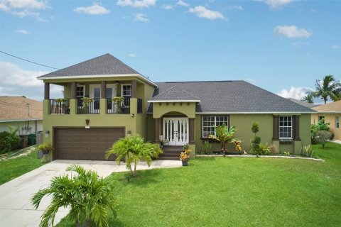 House in Cape Coral, Florida 3 bedrooms, 150.13 sq.m. № 1615328 - photo 11