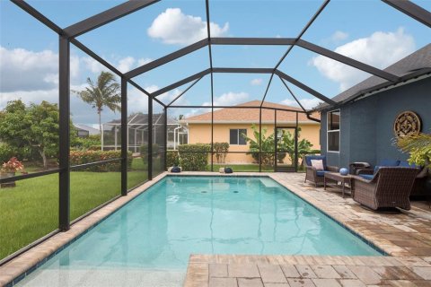 House in Cape Coral, Florida 3 bedrooms, 150.13 sq.m. № 1615328 - photo 1