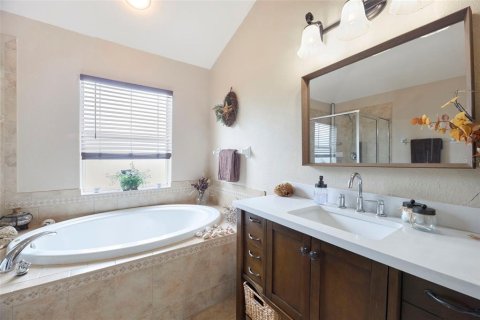 House in Cape Coral, Florida 3 bedrooms, 150.13 sq.m. № 1615328 - photo 2