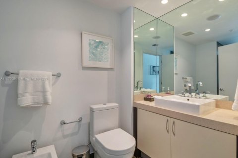 Condominio en venta en Miami Beach, Florida, 1 dormitorio, 73.49 m2 № 1957931 - foto 2