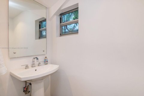 Condominio en venta en Miami Beach, Florida, 1 dormitorio, 73.49 m2 № 1957931 - foto 10