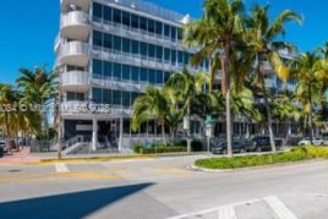 Condominio en venta en Miami Beach, Florida, 1 dormitorio, 73.49 m2 № 1957931 - foto 24