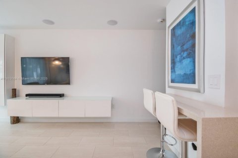 Condominio en venta en Miami Beach, Florida, 1 dormitorio, 73.49 m2 № 1957931 - foto 14