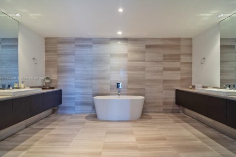 Copropriété à vendre à Aventura, Floride: 3 chambres, 222.78 m2 № 1990409 - photo 13