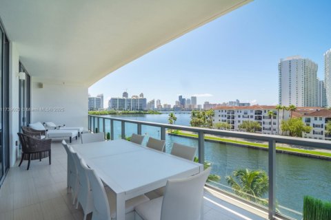 Copropriété à vendre à Aventura, Floride: 3 chambres, 222.78 m2 № 1990409 - photo 1