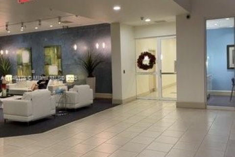 Купить кондоминиум в Майами, Флорида 2 спальни, 97.92м2, № 2088673 - фото 4