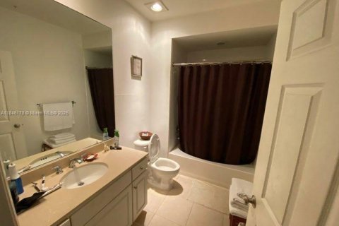 Купить кондоминиум в Майами, Флорида 2 спальни, 97.92м2, № 2088673 - фото 13